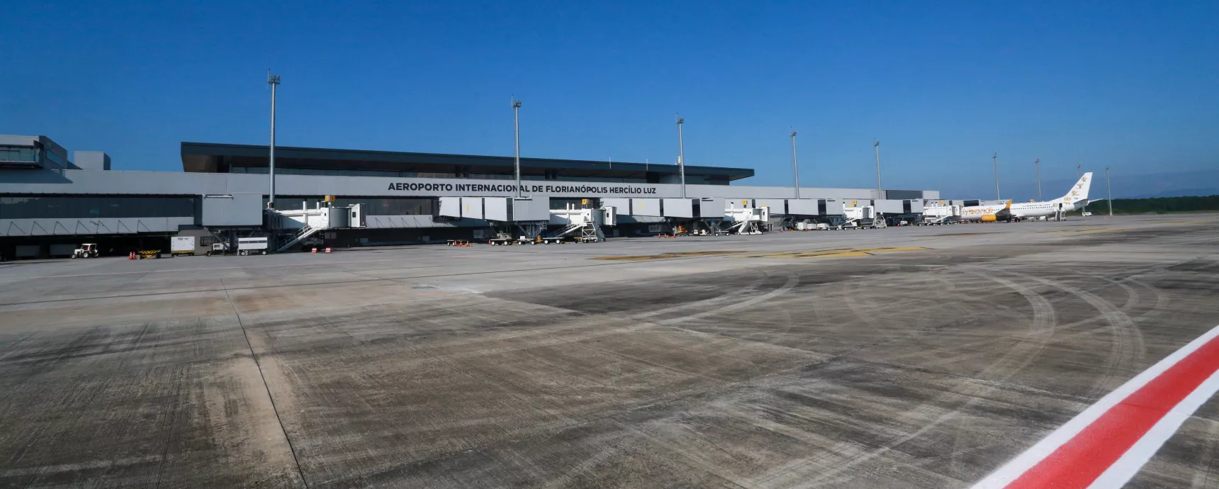 Malha aérea e rodoviária emergencial do Aeroporto Internacional de Florianópolis para o Rio Grande do Sul