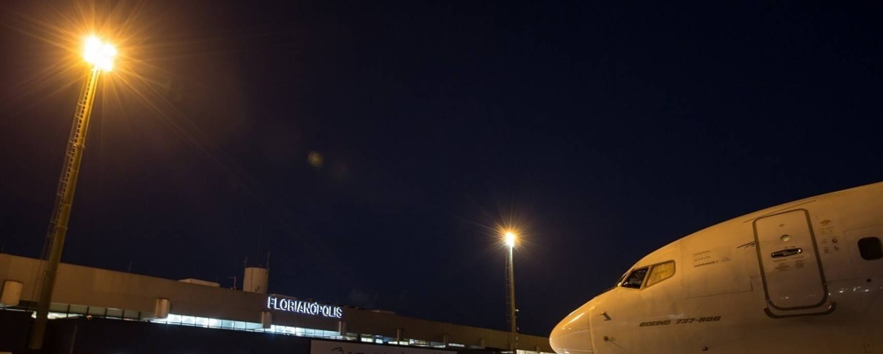 Previsão do aeroporto de Florianópolis é operar sem restrições nesta sexta-feira. Situação pode se agravar no sábado