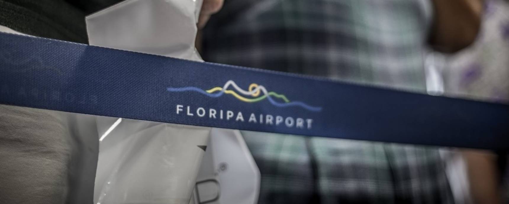 Combos de refeições e descontos que vão do souvenir às peças de grife: confira as promoções das lojas do Aeroporto de Florianópolis