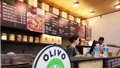 Pizza rápida e com ingredientes escolhidos pelo cliente é mais uma novidade no Aeroporto de Florianópolis