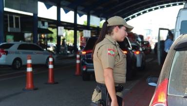 Die Militärpolizei beginnt am Flughafen Florianópolis zu handeln