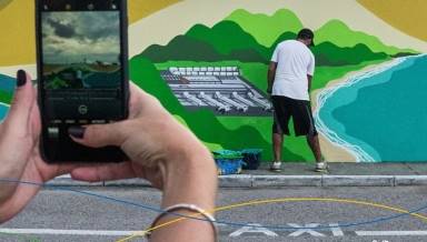 Com mural no aeroporto de Florianópolis, projeto Street Art Tour lança museu digital na cidade